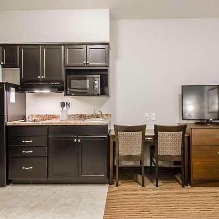 Royal Suites Estevan Eksteriør bilde