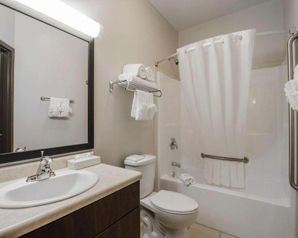 Royal Suites Estevan Eksteriør bilde