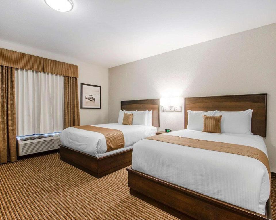 Royal Suites Estevan Eksteriør bilde